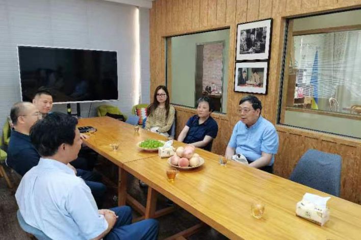 中科院院士上海浦东活动中心奚冬洪主任赴我会调研指导